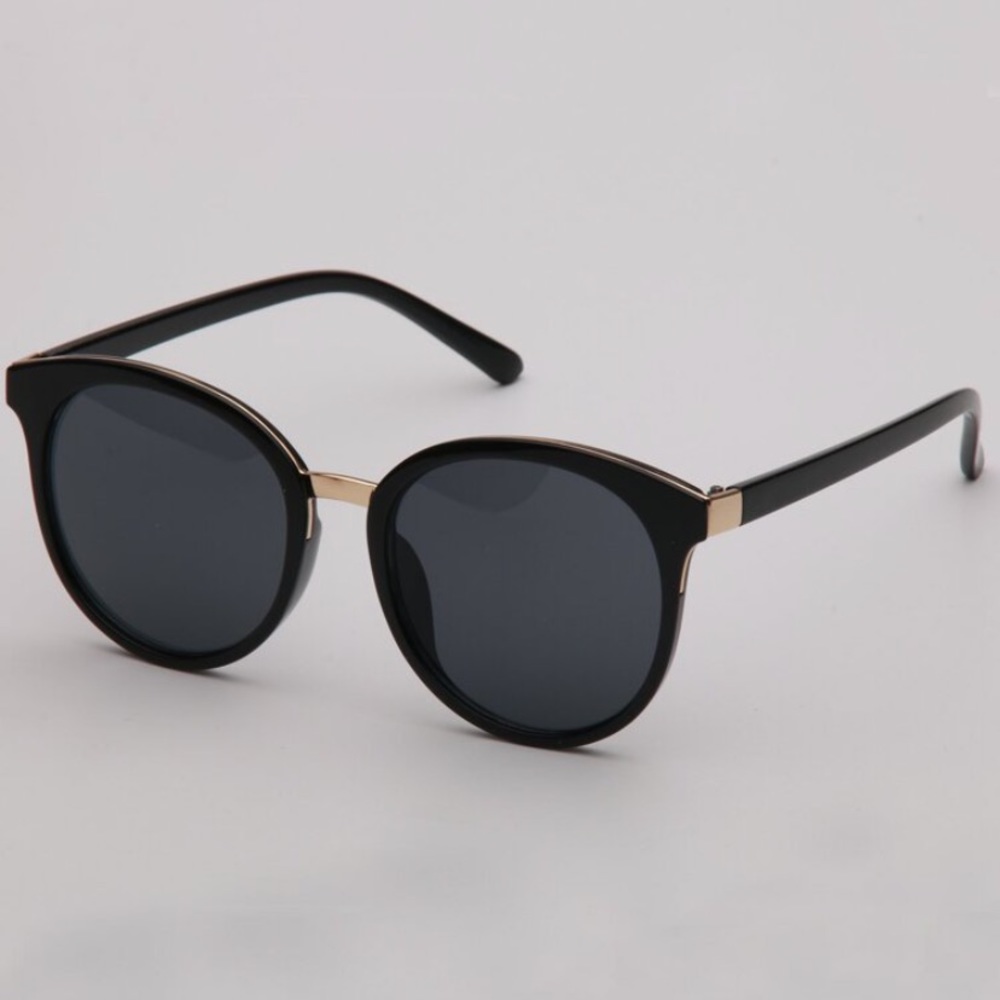 ROMWE SUNGLASSES - Picture 2 of 5